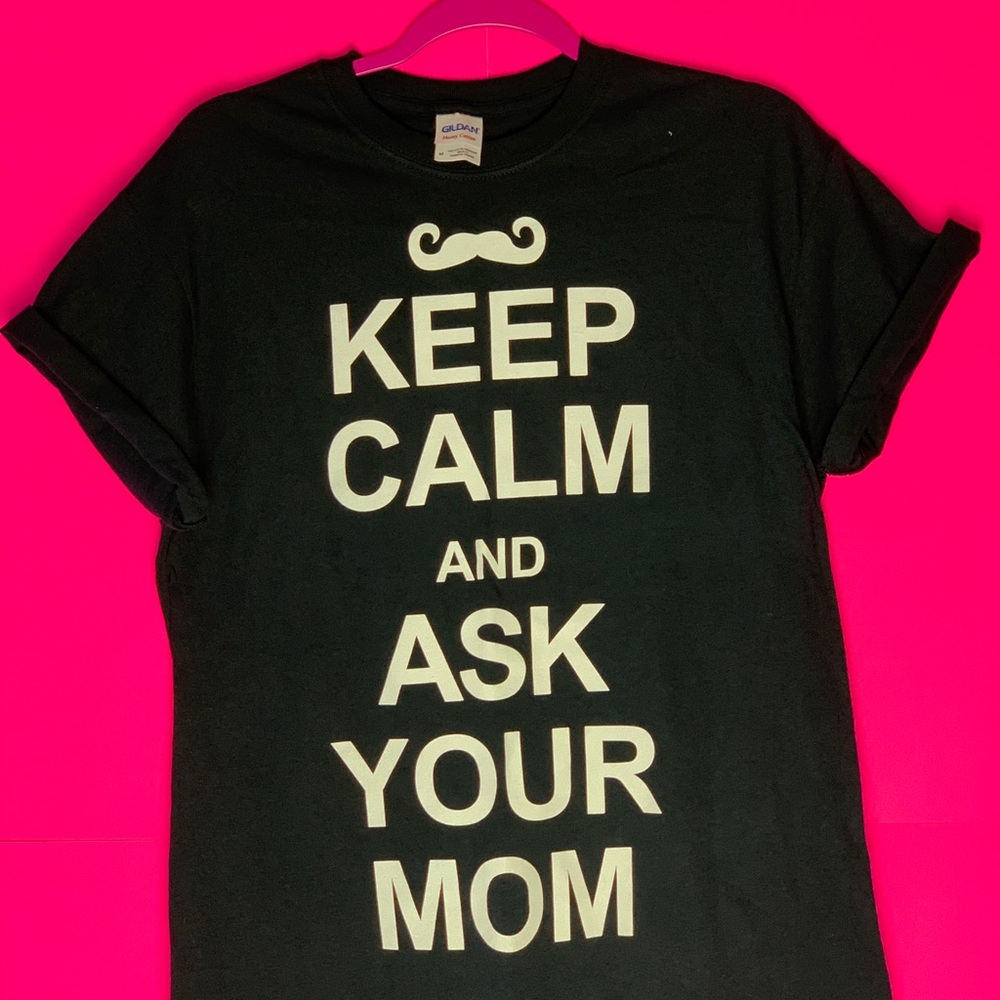 Black short sleeve graphic tee - Picture 3 of 3